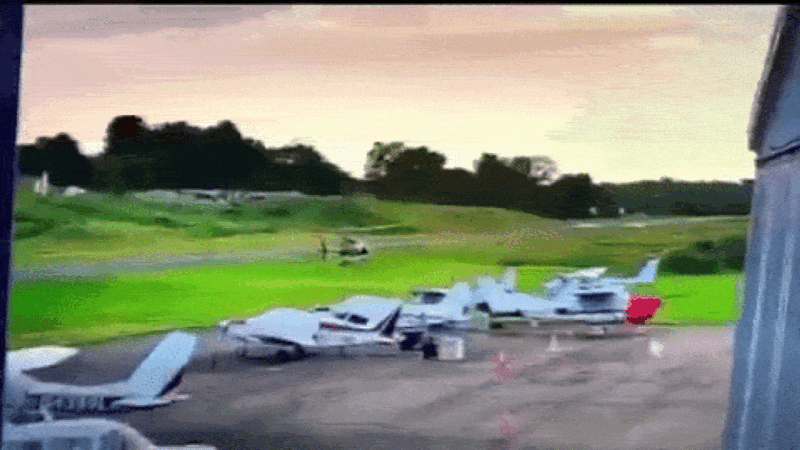 Avião e helicóptero da polícia batem no ar nos Estados Unidos