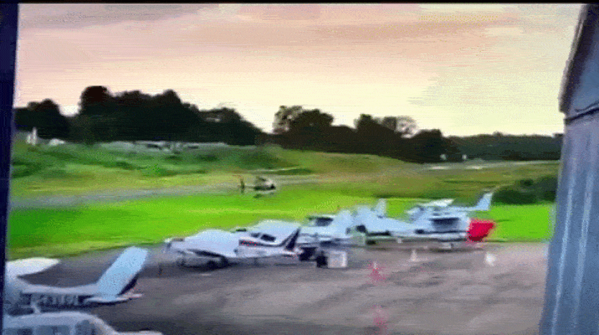 Avião e helicóptero da polícia batem no ar nos Estados Unidos