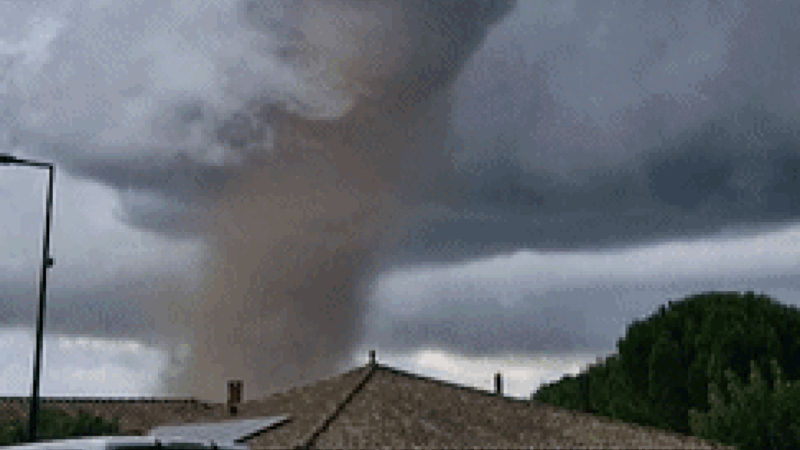 VÍDEO: Tornado deixa feridos e causa estragos no sul da França