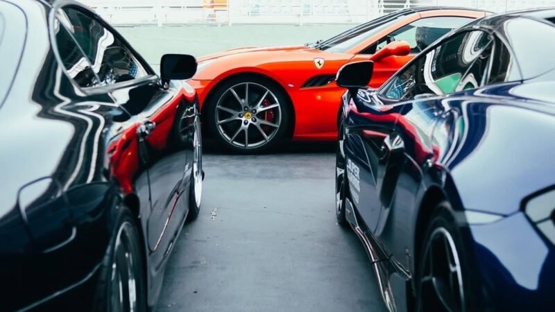 Autódromo de Interlagos sedia evento de motor com test drive de superesportivos na pista