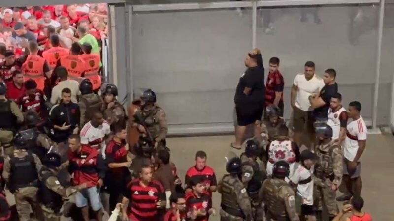 Vídeo: confusão antes de Cruzeiro x Flamengo termina com gás de pimenta e pancadas