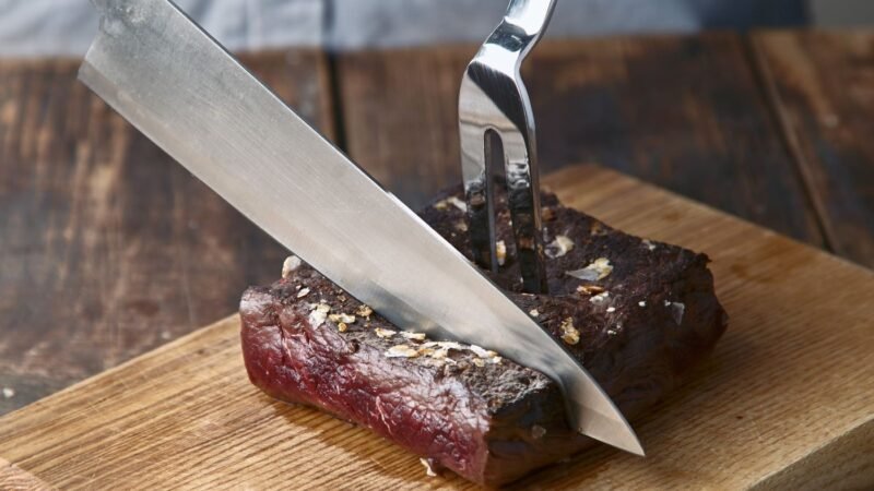 Trump analisa regras da carne bovina enquanto produtores se opõem a tarifas; JBS e MBRF estão no setor