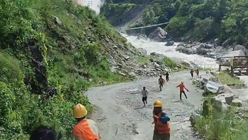 Avalanche de lama no Nepal e Tibete: funcionário de hidrelétrica filma fuga desesperada; VÍDEO