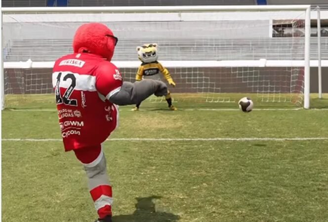 Antes da bola rolar, mascote do CRB leva a melhor sobre o Tigre, do Criciúma; assista