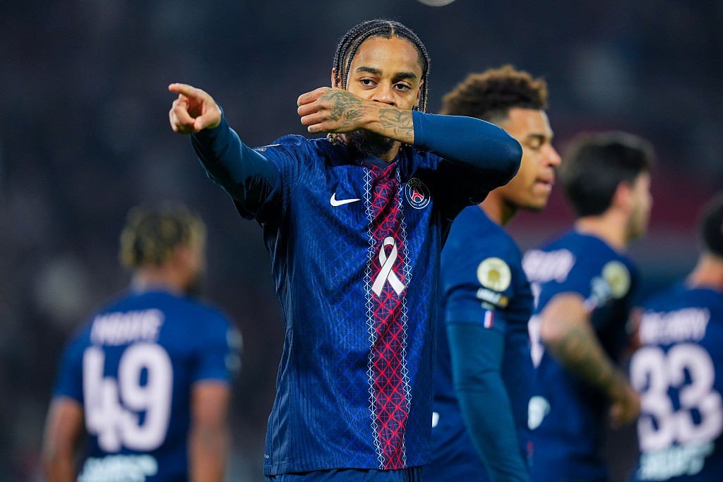 Liverpool prepara oferta de R$ 805 milhões por Barcola