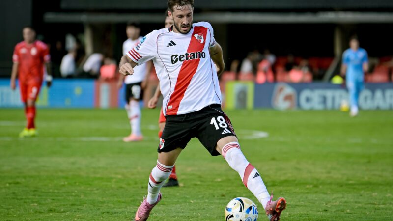 Getafe busca contratação de Viña, lateral que pertence ao Flamengo