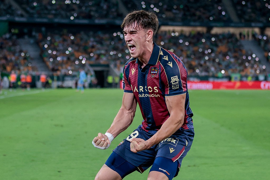 Conheça Carlos Espí, atacante que chega ao Real Madrid e deve disputar posição com Endrick