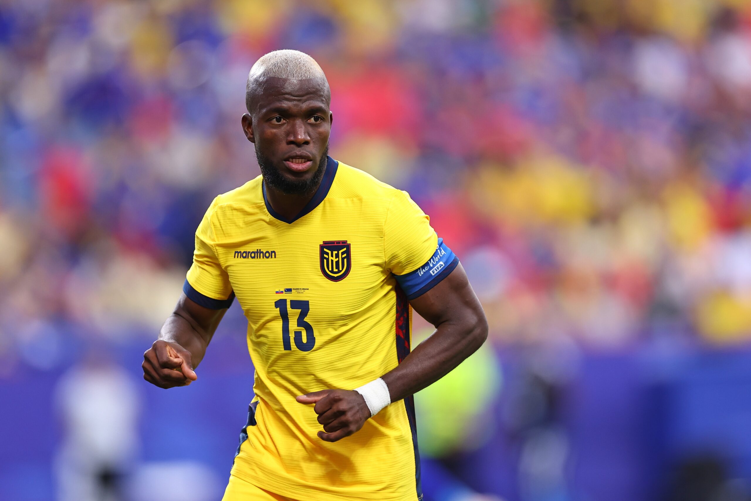 Boca Juniors negocia com equatoriano Enner Valencia, ex-Internacional