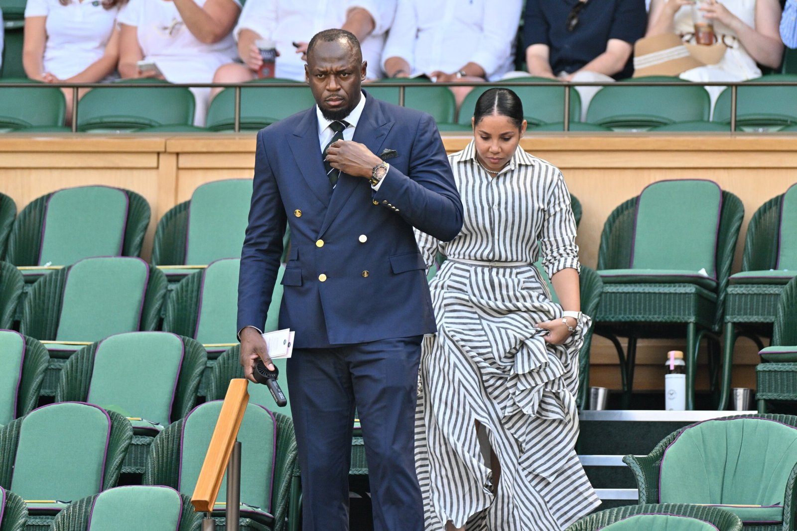 Usain Bolt comemora 40 anos com festão e pede namorada em casamento; veja vídeo 