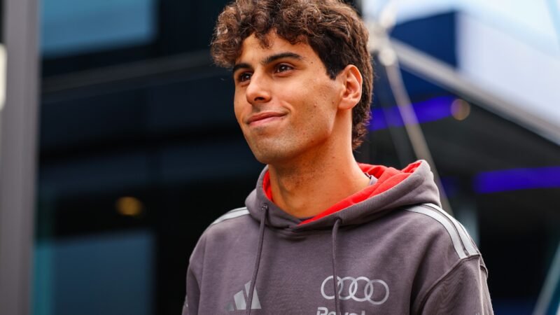 Comentaristas destacam semestre positivo de Bortoleto ao superar Hulkenberg e limitações da Audi