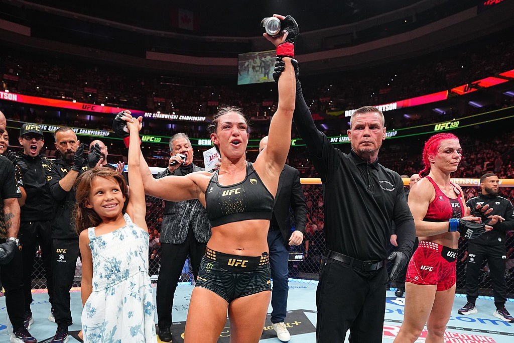 Mackenzie Dern comemora primeira defesa de título ao lado da filha