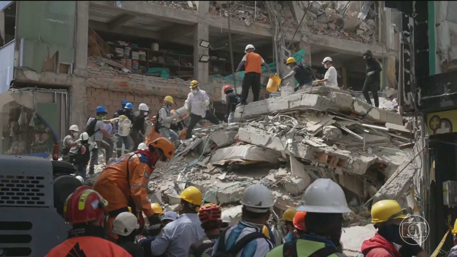 A tragédia de Ana María Saavedra, a jovem que perdeu as duas irmãs e os pais no terremoto na Colômbia