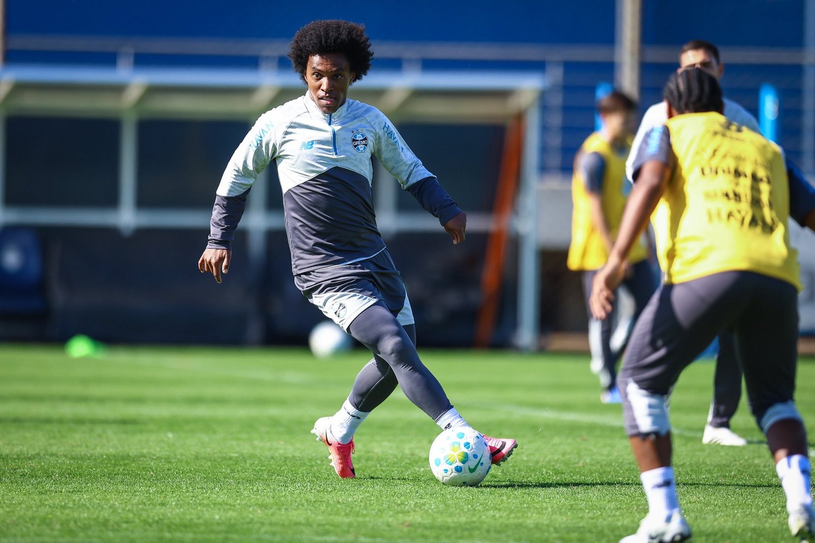 Grêmio e Willian chegam a acordo para rescisão de contrato