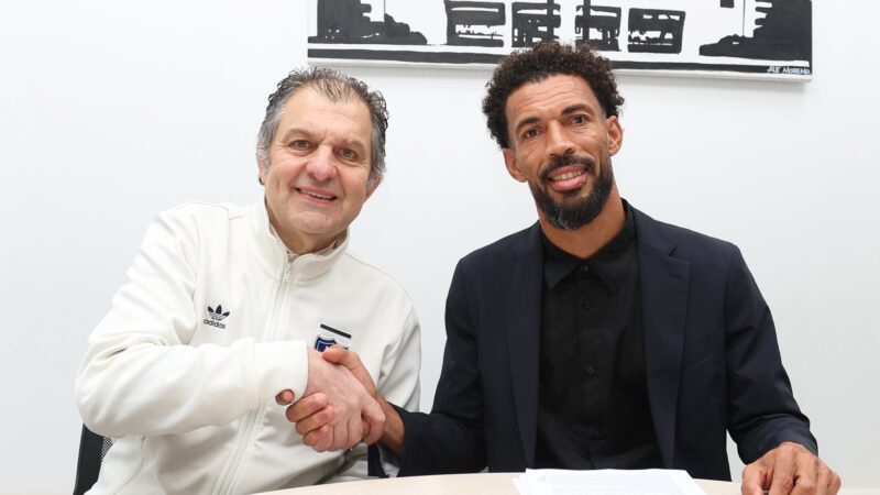 Vozinha assina contrato de seis meses com Colo-Colo, do Chile