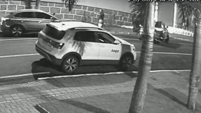 Homem atira em carro de árbitros após contrariar decisão em jogo de futsal do filho em SC; veja