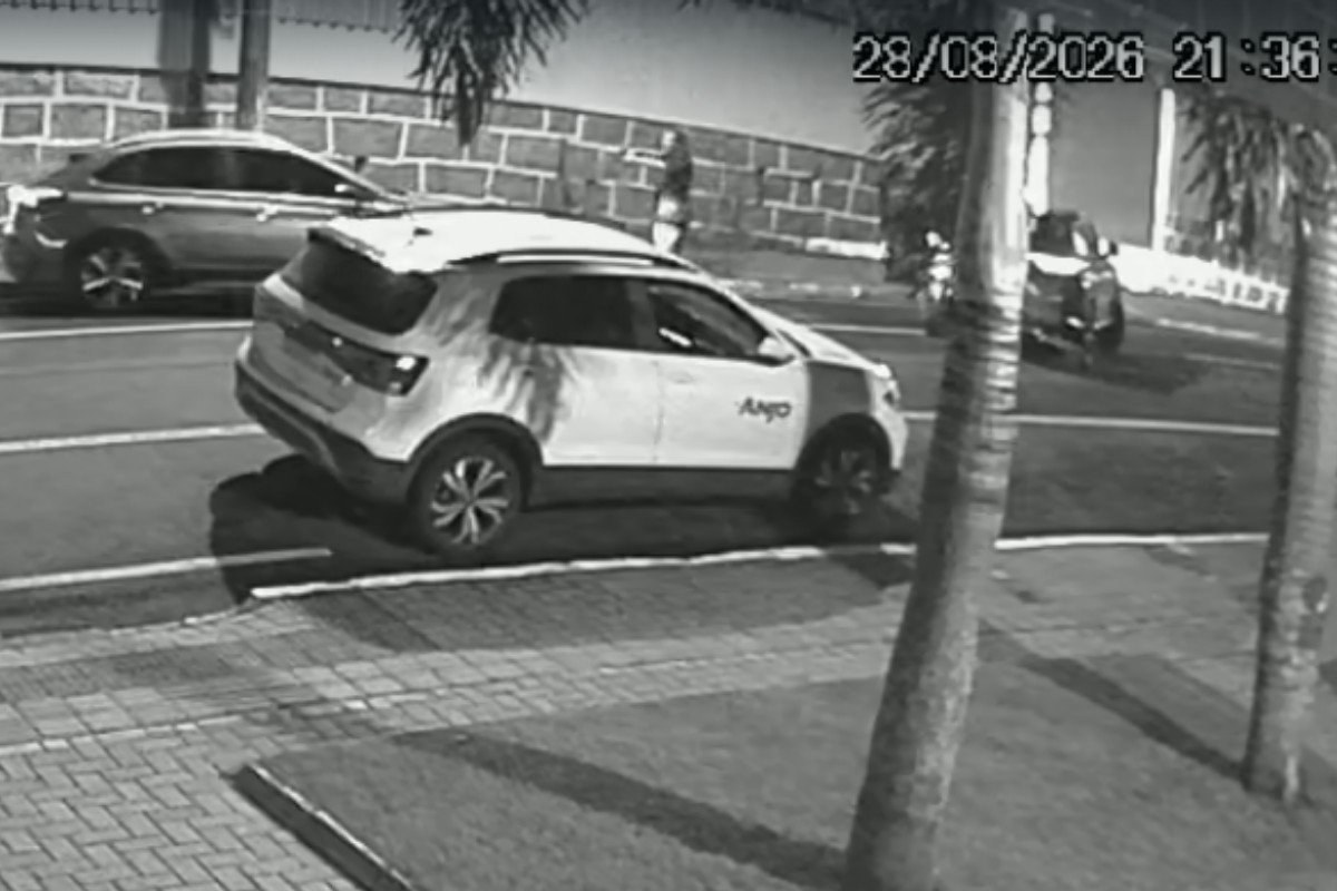 Homem atira em carro de árbitros após contrariar decisão em jogo de futsal do filho em SC; veja