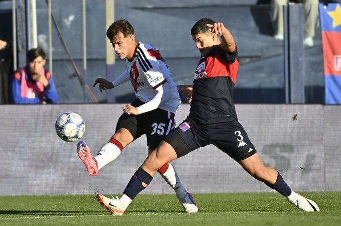 River Plate chega a cinco derrotas seguidas, e Coudet admite risco: “Se os resultados não vierem…”
