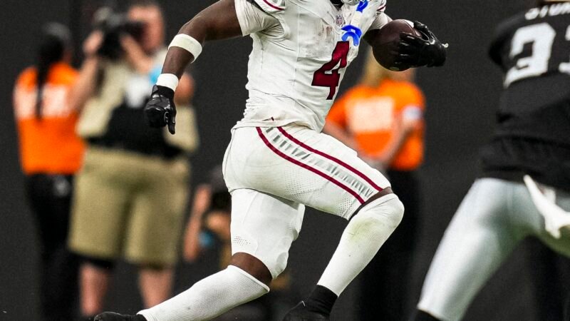 NFL: Calouro dos Cardinals ofusca Mendoza em jogo de estreias na pré-temporada; veja resultados