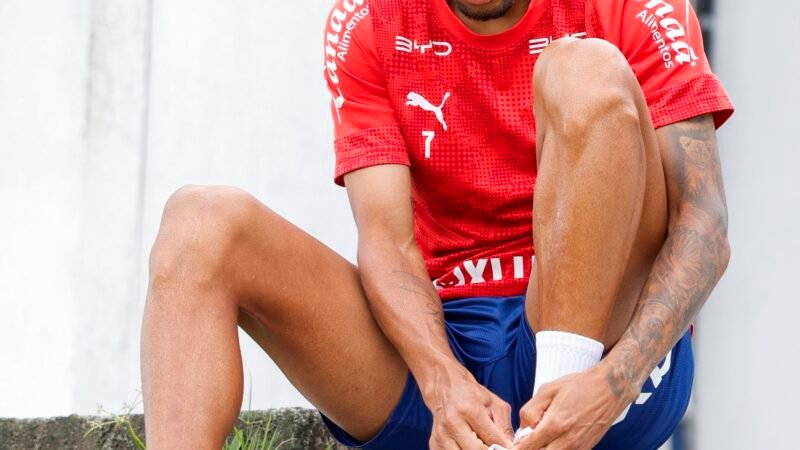 Ademir treina normalmente e vira opção do Bahia contra o Internacional