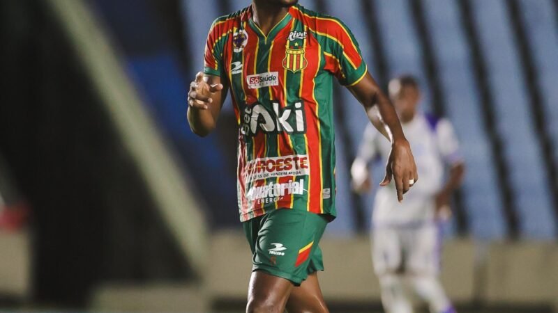 Nacional de Patos anuncia contratação do lateral-esquerdo Hugo Léo para a Copa Paraíba