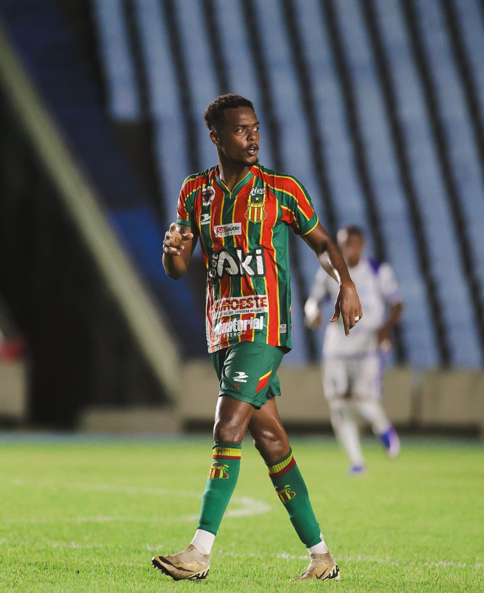 Nacional de Patos anuncia contratação do lateral-esquerdo Hugo Léo para a Copa Paraíba
