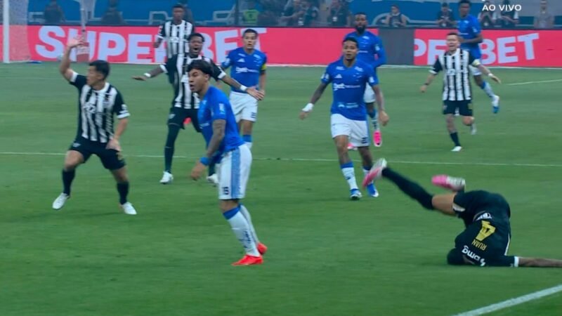 Atlético-MG vai ao STJD e pede denúncia contra Kaio Jorge, do Cruzeiro