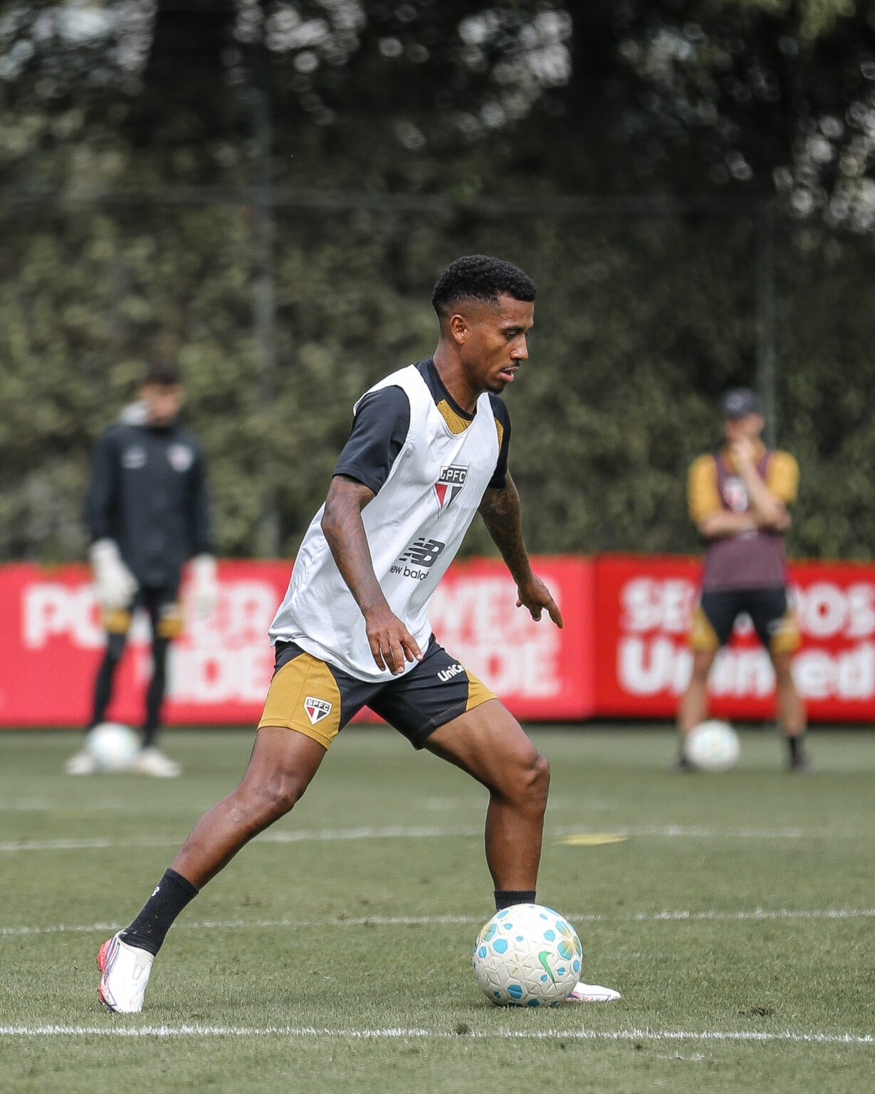 Treino do São Paulo: Dorival simula jogadas de ataque para a partida contra o Grêmio