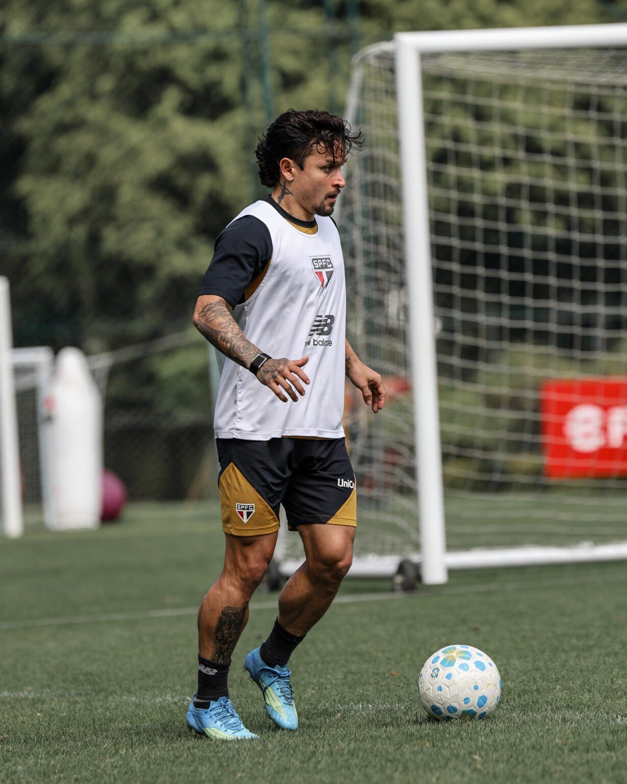 Escalação: Artur treina e reforça o São Paulo contra o Coritiba