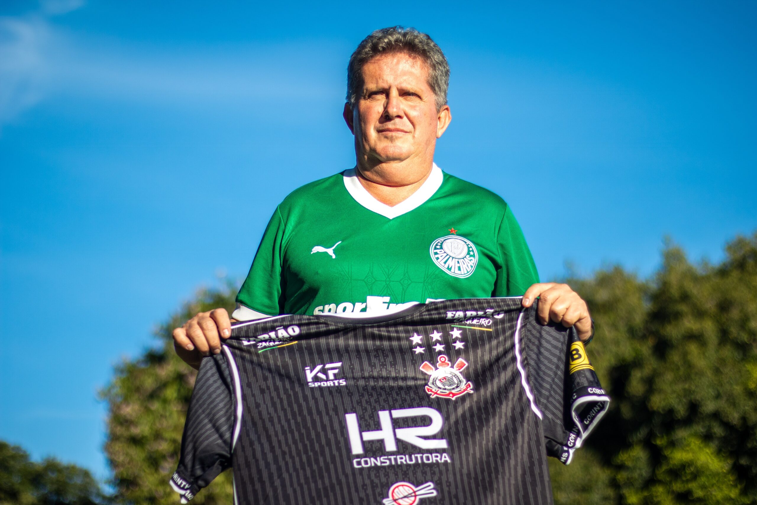Ele comanda o Corinthians, mas só veste a camisa do Palmeiras: saiba quem é este presidente