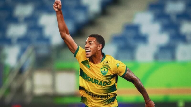 Flamengo negocia a contratação de Ayrian, joia de 17 anos do Cuiabá