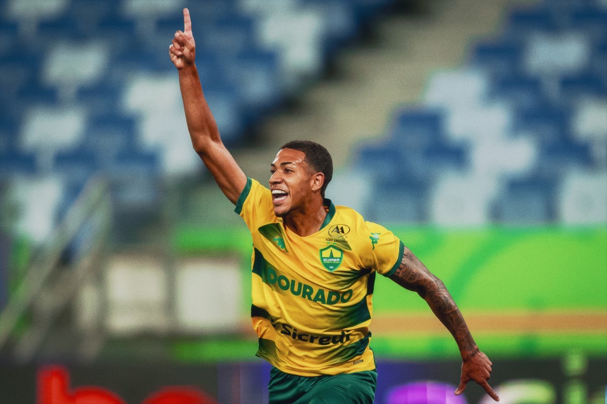 Flamengo negocia a contratação de Ayrian, joia de 17 anos do Cuiabá
