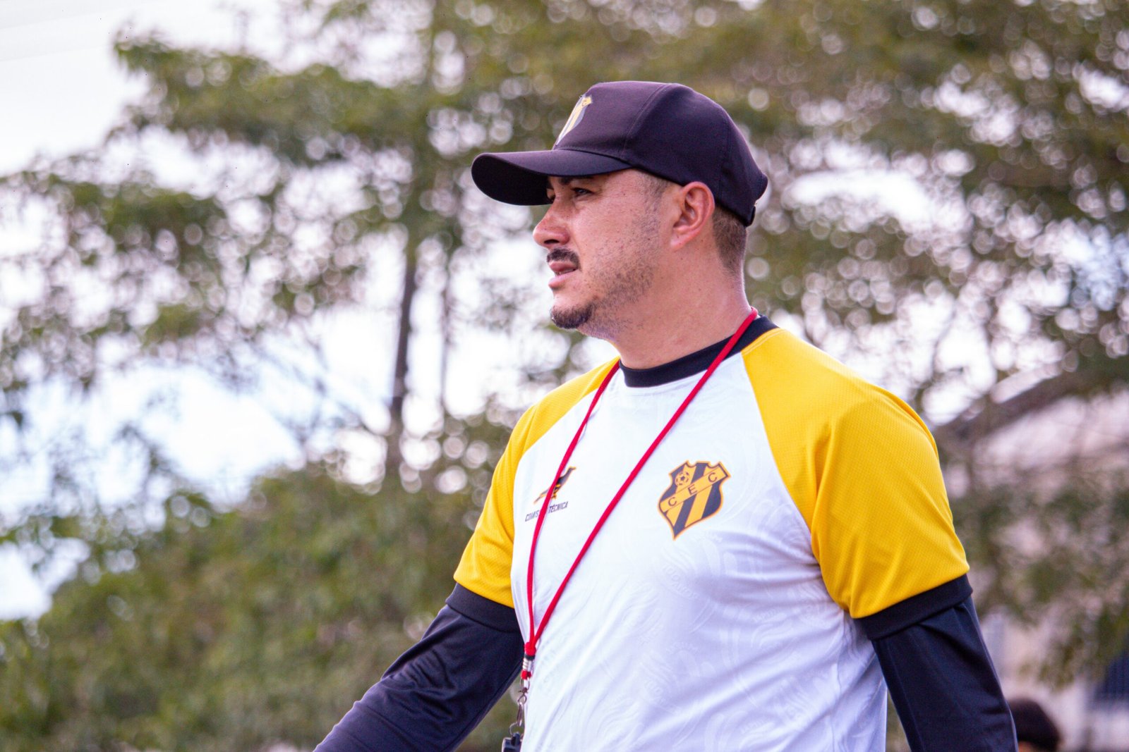 Castanhal anuncia renovação com técnico que garantiu calendário nacional do time para 2027