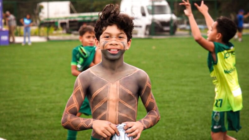 “Grande Futuro”, tupiniquim que viralizou por jogar com grafismo no corpo, conquista primeiro título oficial