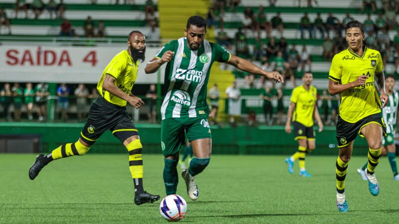 Apesar do transfer ban, Goiás poderá contar com novo lateral contra o Londrina