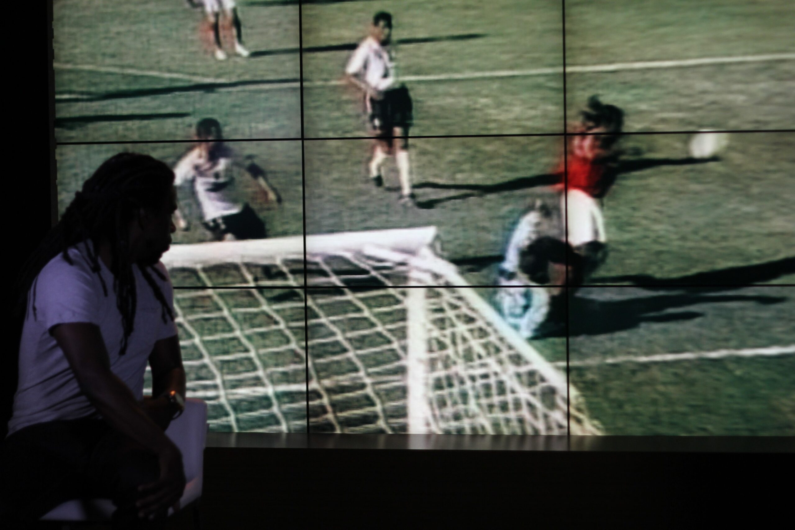 Tinga vibra com pênalti para o Inter em vitória sobre o Corinthians e tira onda: “Que delícia”