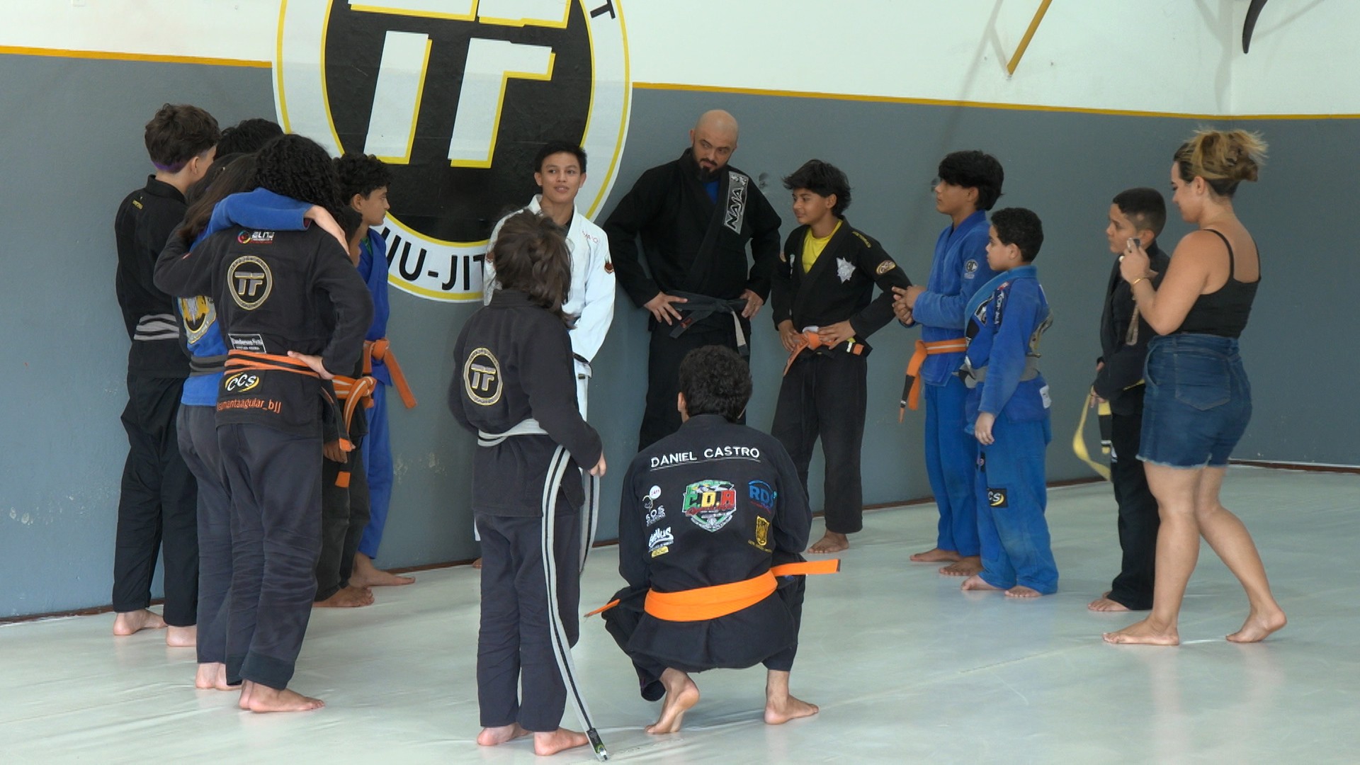 Promessa do jiu-jitsu manauara, Aleilson de Oliveira, o ‘Zangado’, visita academia e inspira jovens em Santarém