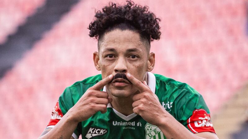 Ex-Botafogo, Tomas Bastos é “maestro” de time campeão nacional na luta por acesso na Série D