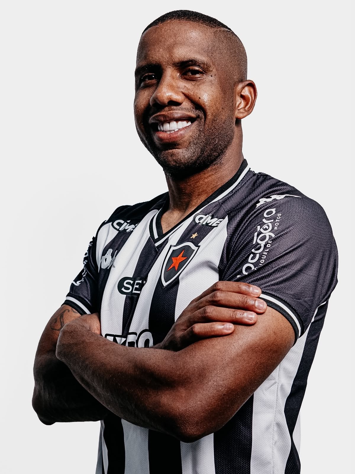 Botafogo-PB anuncia a contratação do atacante Jonas Toró, ex-Portuguesa