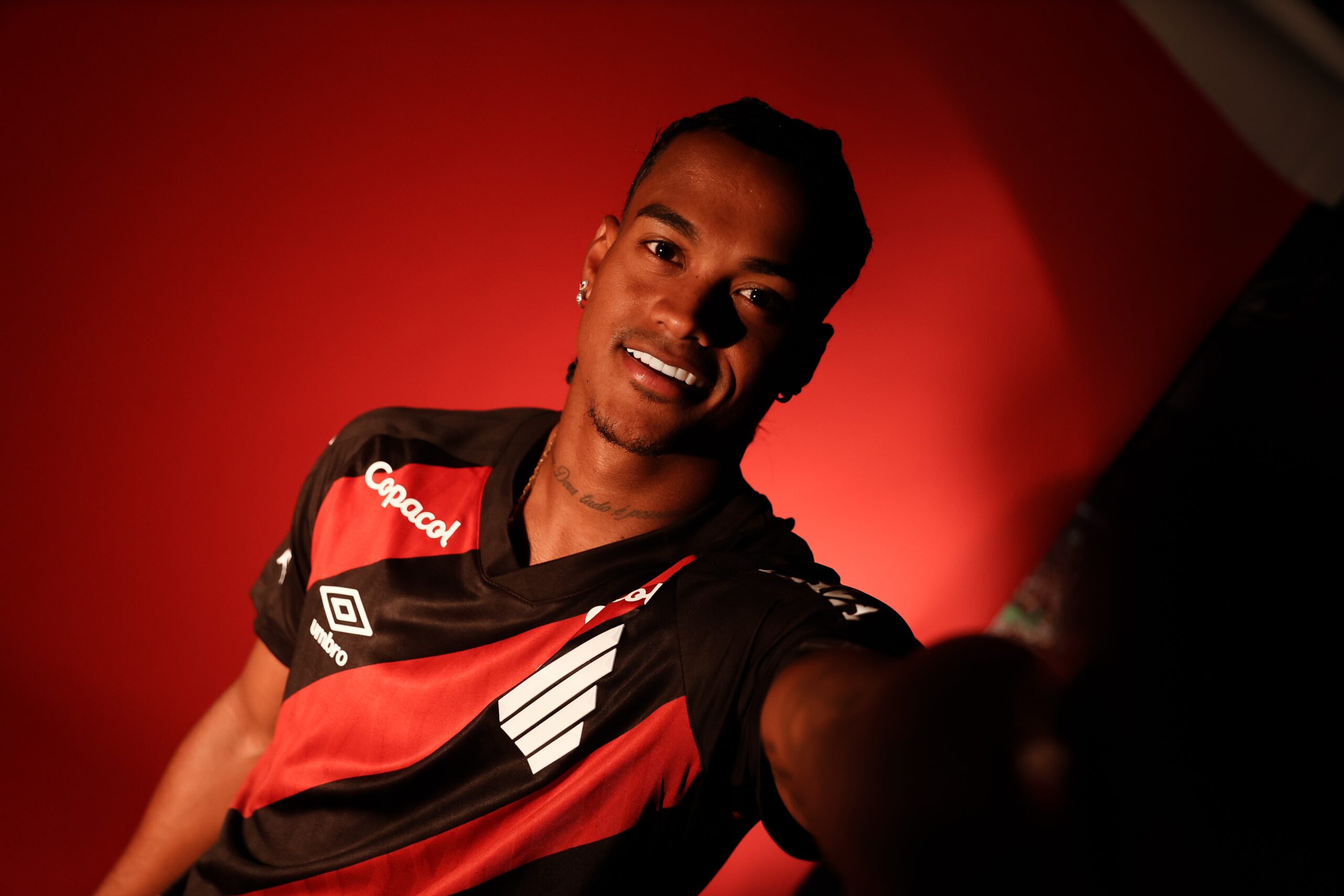 Kerwin Vargas é a terceira contratação mais cara da história do Athletico; veja top-10
