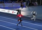 Robôs podem correr mais rápido que humanos, mas será que conectam um cabo?