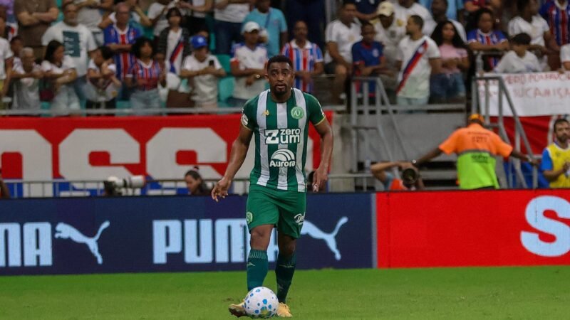 Chapecoense encaminha saída de lateral para o Goiás