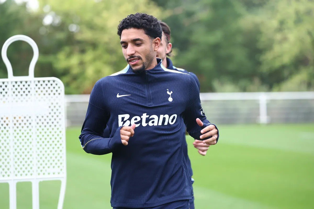 Tottenham já gastou mais de R$ 2,1 bilhões em reforços, mas ainda quer mais uma contratação