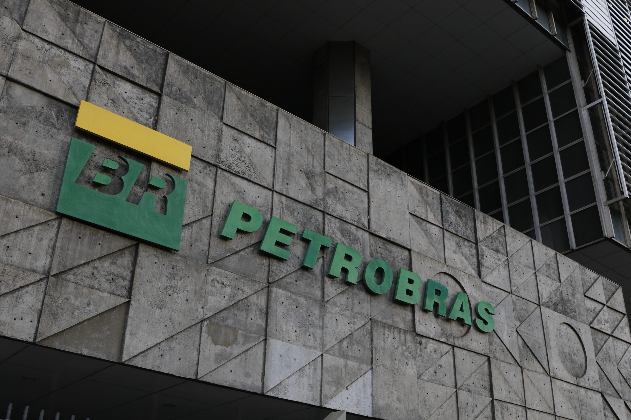 Lucro da Petrobras sobe 96,8% no 2º trimestre, para R$ 52,4 bilhões