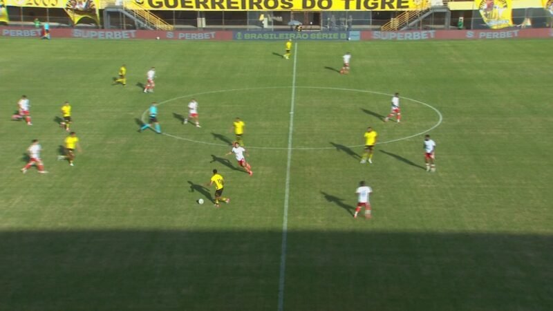 Análise: Náutico apresenta velhos problemas e sai no lucro com ponto conquistado