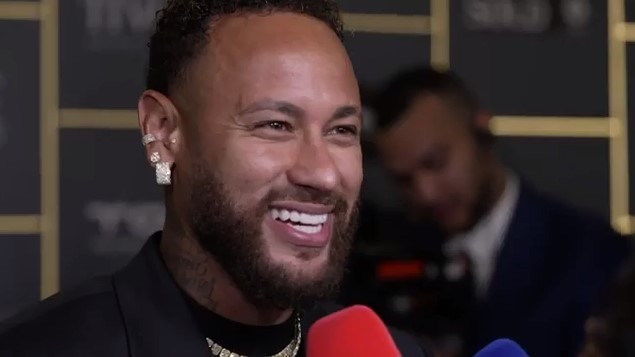 Neymar deixa futuro aberto e não descarta aposentadoria no fim do ano: “Vou pensar”