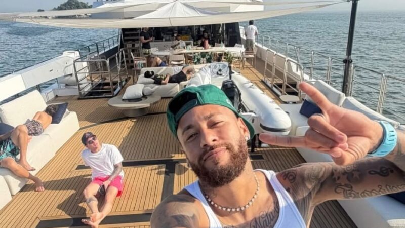 Neymar responde ofensa de presidente do Remo com foto em iate: “Vagabundeando”
