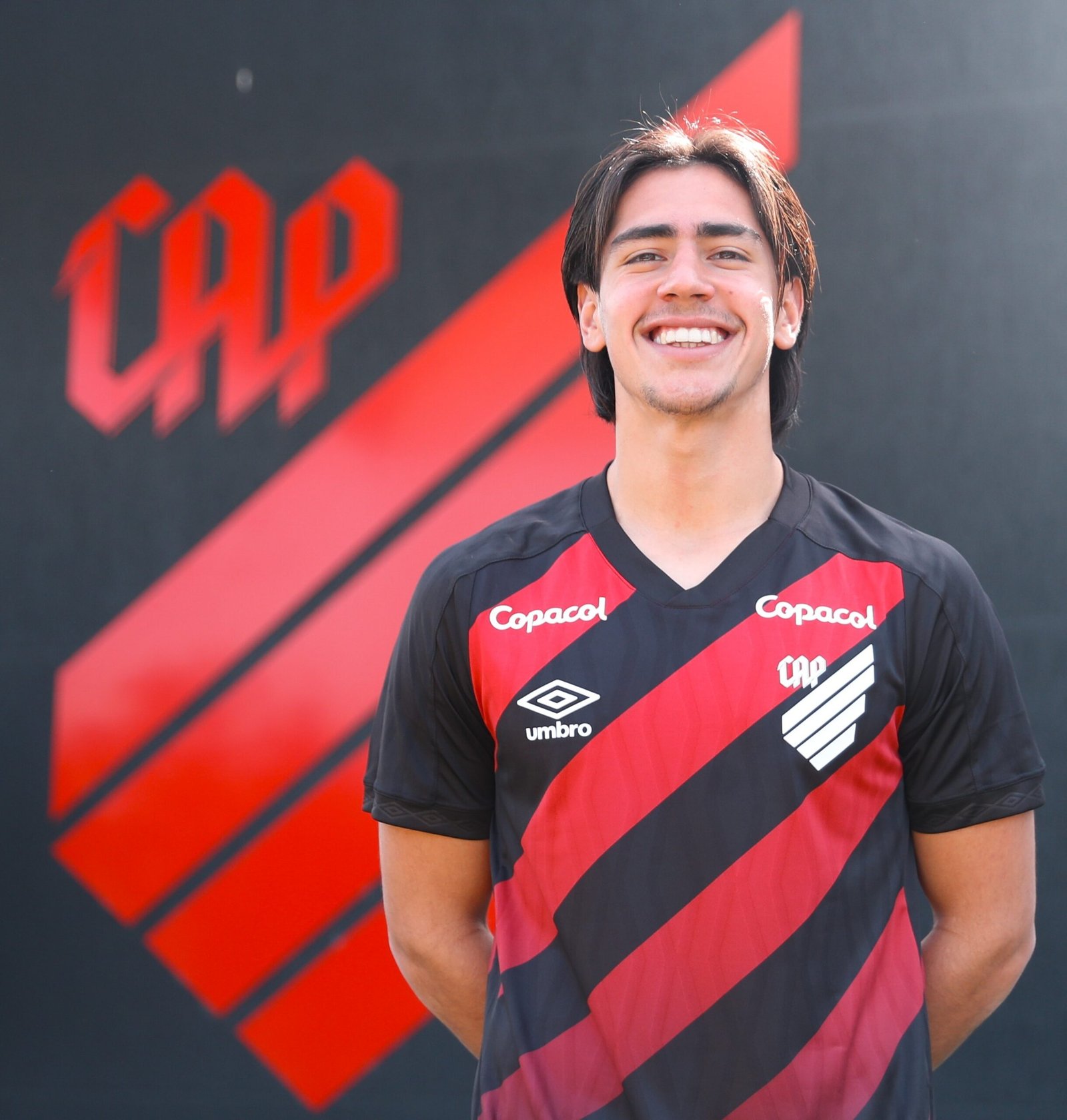 Athletico anuncia contratação de promessa uruguaia para o time sub-20; veja os valores