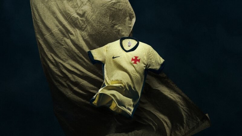 Vasco lança nova camisa inspirada na história do clube