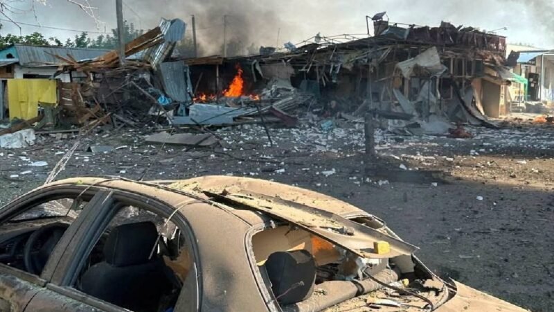Bombardeio russo mata ao menos 10 pessoas na Ucrânia; Moscou relata ataques com mais de 600 drones