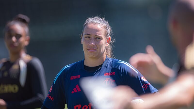 Goleira do Flamengo, Vivi Holzel destaca evolução da posição e mira jogo com a Ferroviária